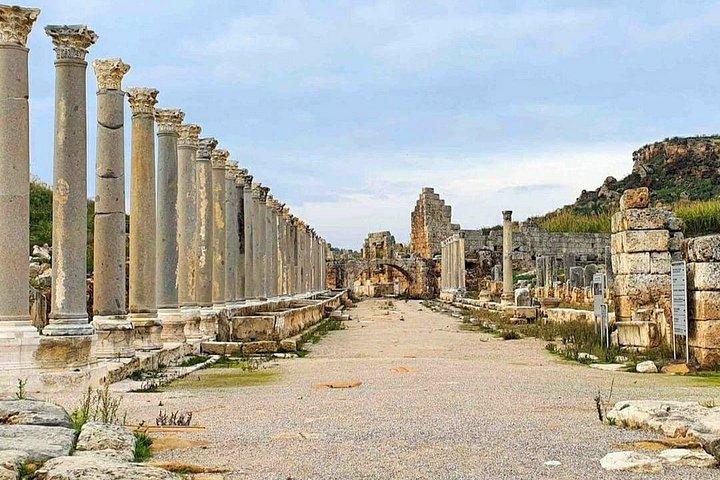 Perge, Aspendos, Cidades Antigas do Side e Excursão por Cataratas