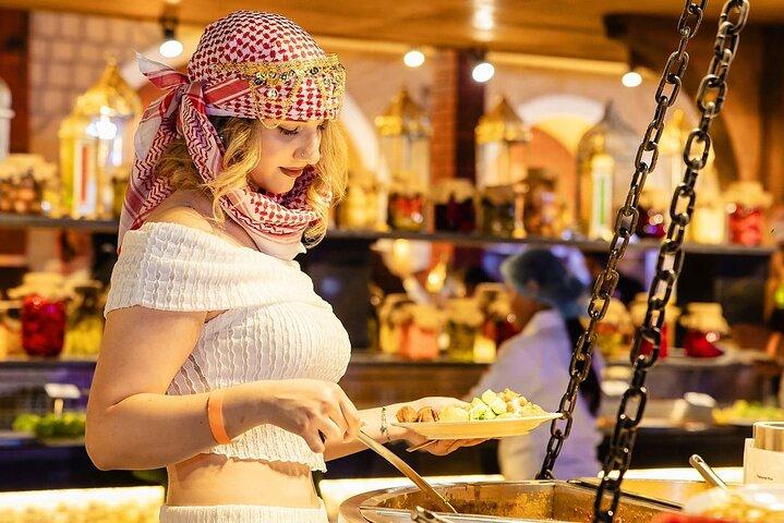 VIP Wüstensafari mit Kamelritt & Live Shows & Grillabendessen