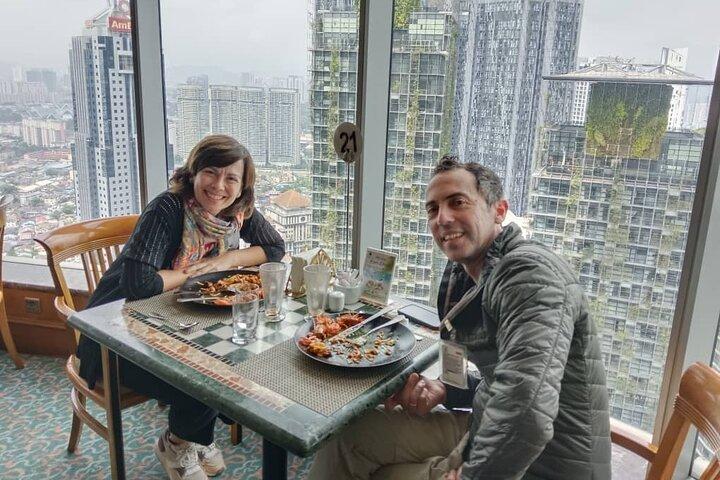 Petronas Twin Towers Ingresso speciale e pranzo con guida esperta