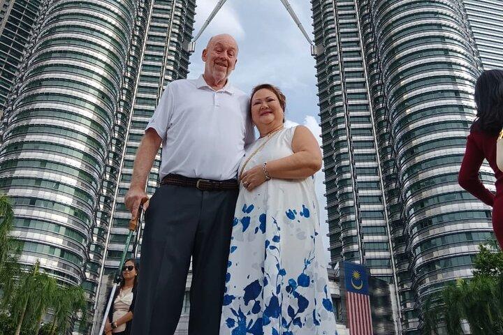 Petronas Twin Towers Ingresso speciale e pranzo con guida esperta