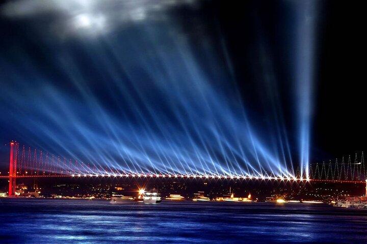 Bosporus Night Cruise Experience op het luxe jacht