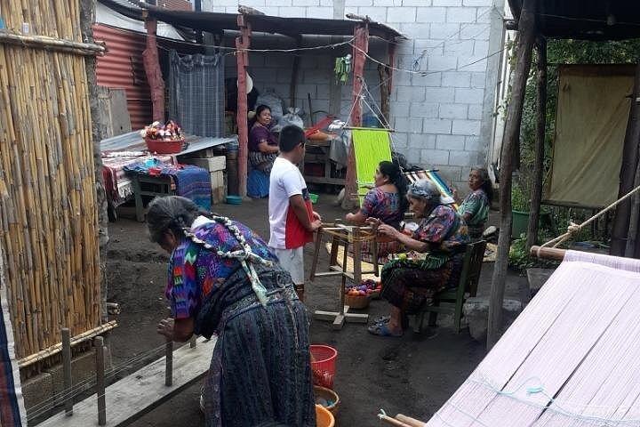 San Antonio Aguascalientes Weaving Tour from Antigua