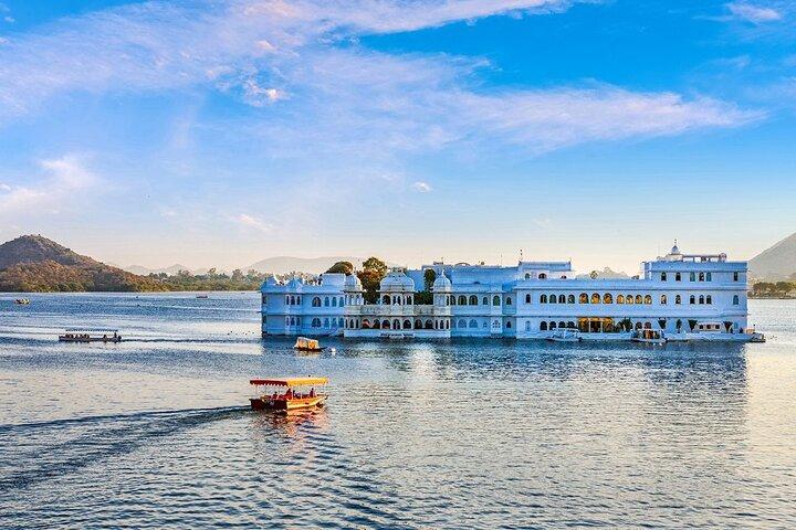 Private Full Day Udaipur Sightseeing Tour with Optional Guide