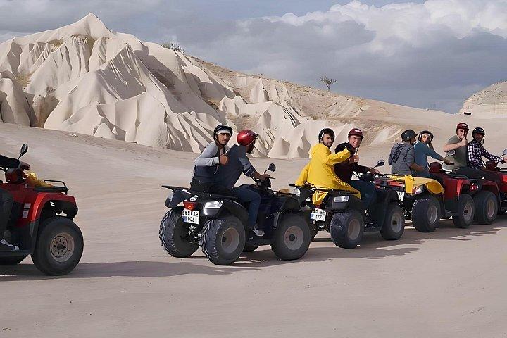 カッパドキア ギョレメの ATV クワッドバイク ツアー