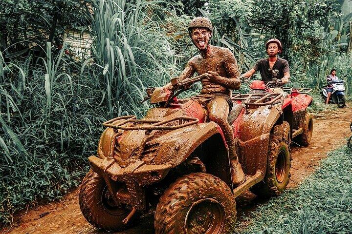 Bali ATV Quad Bike Adventure con Gorilla Cave Pass Por Cascada
