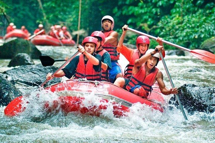 Rafting con trasferimento privato e pranzo