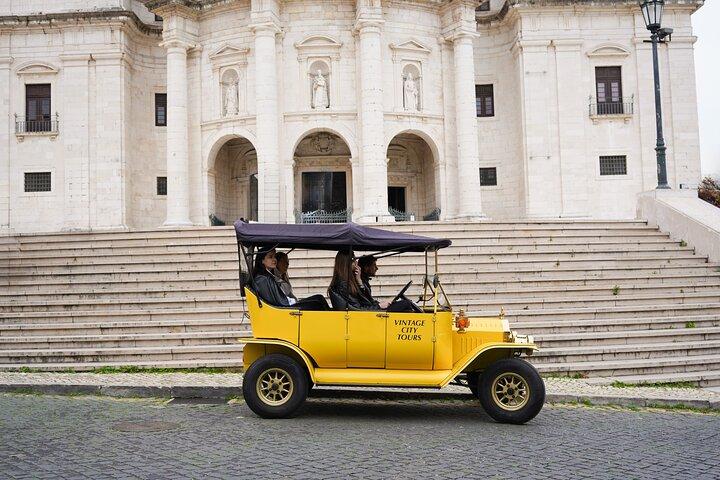 Vintage Tuk Tuk Experience in Alfama 1:30h