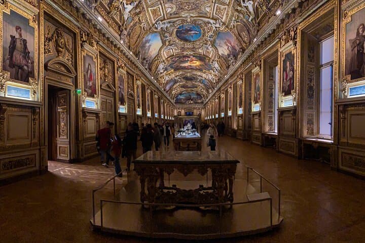 Louvre Highlights & Mona Lisa Tour with Seine Cruise Ticket