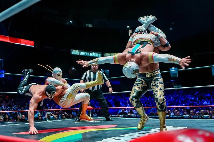 Enjoy the Incredible Wrestling Speculum at the CDMX