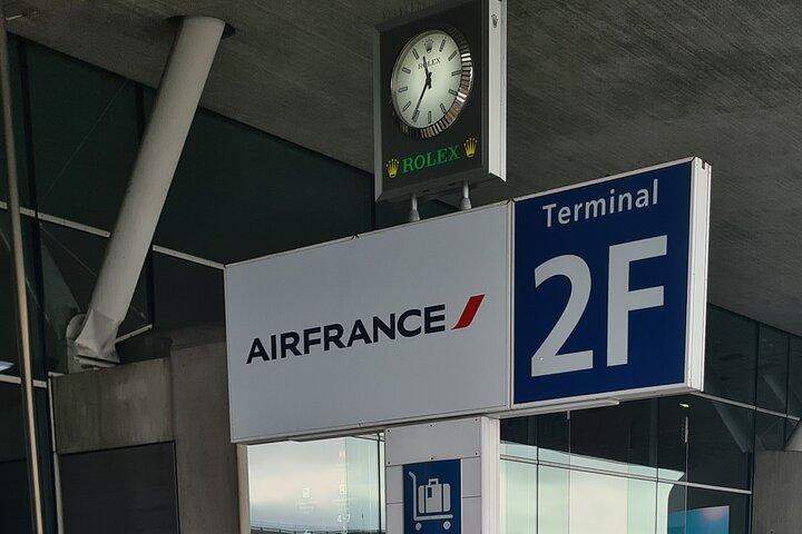 Privé elektrische transfer Parijs → CDG | Enkele reis