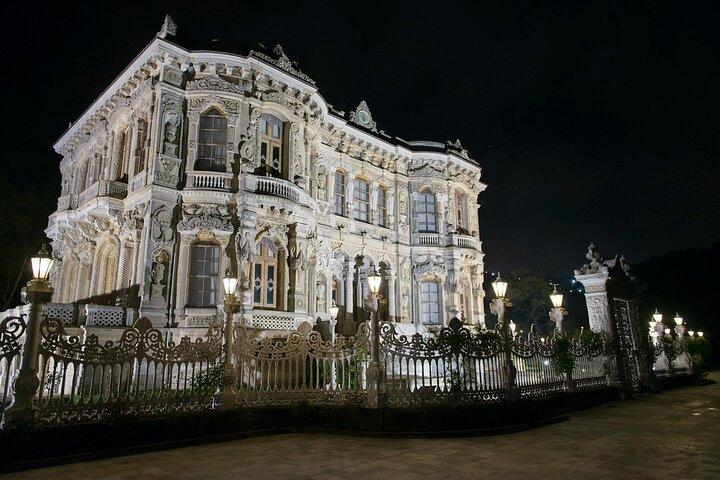Istanbul Bosphorus Night Cruise Experience with Music & Wine