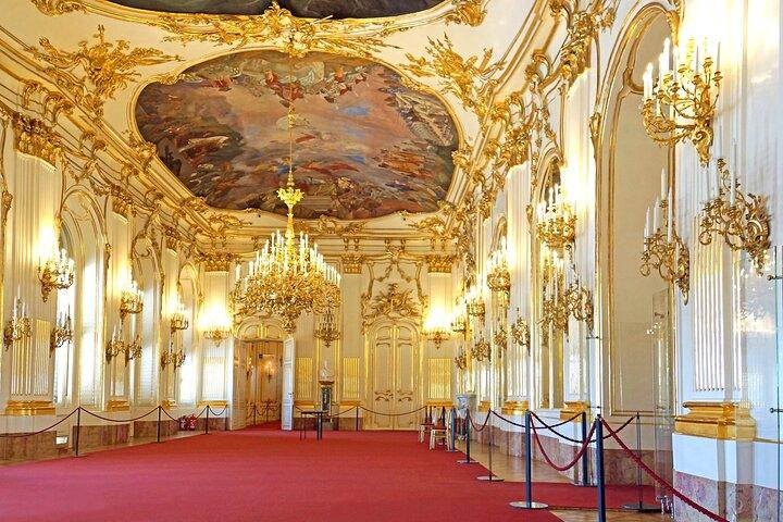 ウィーン・スキップ・ザ・ラインからホーフブルク宮殿、シジ美術館、庭園へ