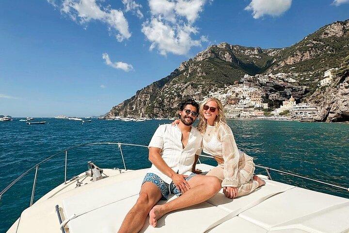 Tour privato in barca lungo la Costiera Amalfitana o Capri da Salerno