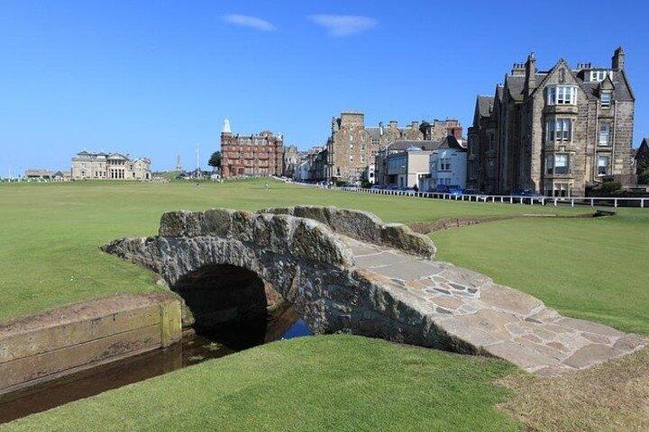 Tour panoramico di Edimburgo di mezza giornata o intera in un'AUTO di lusso (PHV)