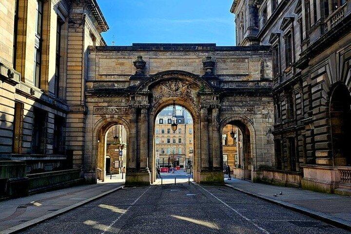Tour panoramico di Edimburgo di mezza giornata o intera in un'AUTO di lusso (PHV)