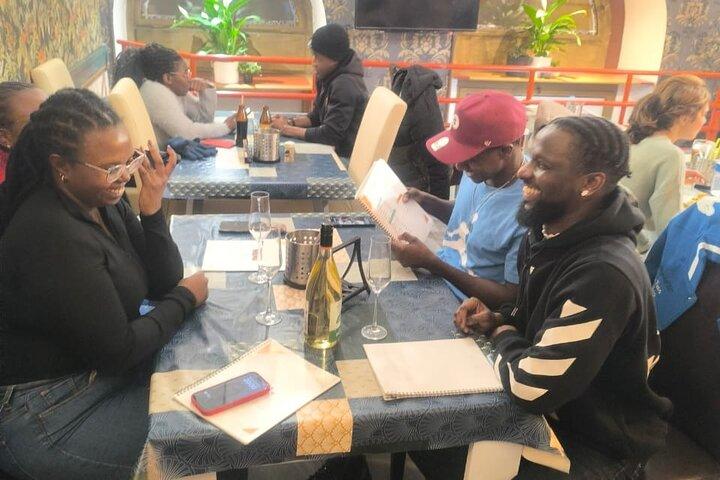 Dîner africain, fête et pub-crawl