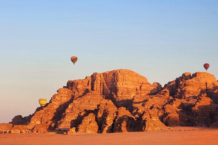 2-Night Private Jordan Secret Escape Tour: Petra, Wadi Rum en Dode Zee