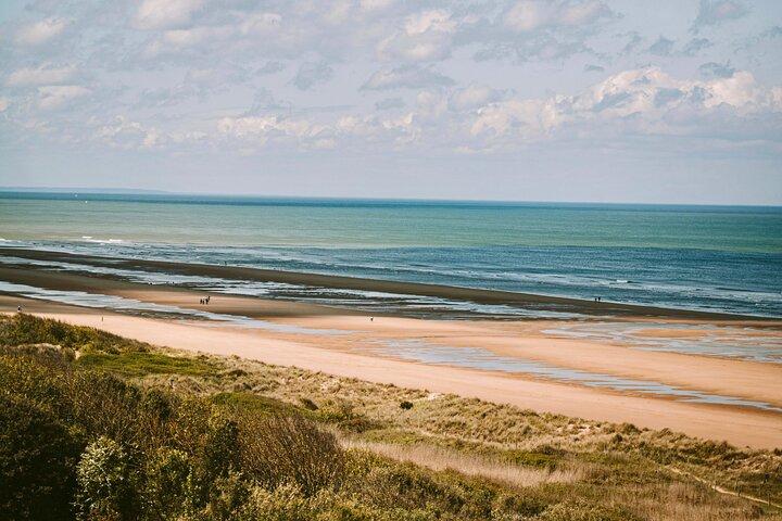 Normandy D-Day Beaches: Immersive Small Group Tour from Paris