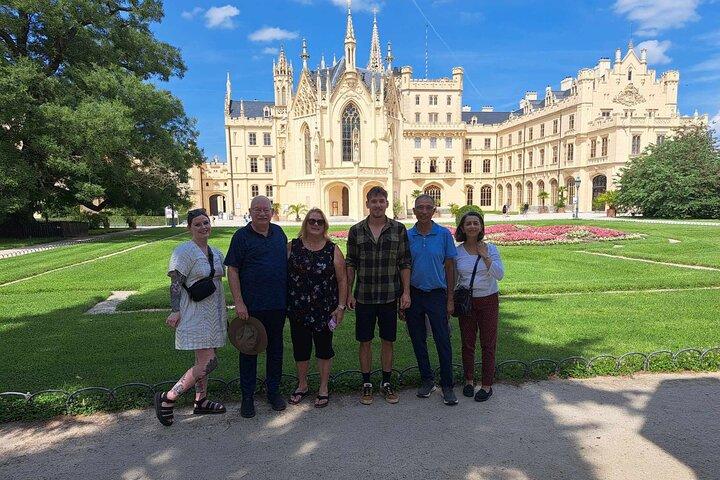 Excursion privée d'une journée de vin Lednice & Mikulov de Prague à Moravie