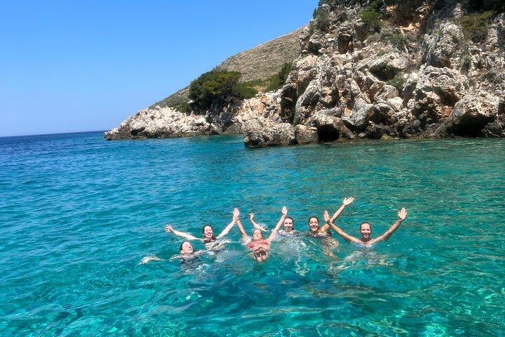Blue Gem Cave und Grama Bay Speedboat Tour von Vlore