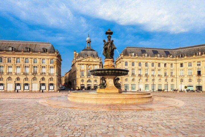 Bordeaux Self Guided Walking Tour com um APP