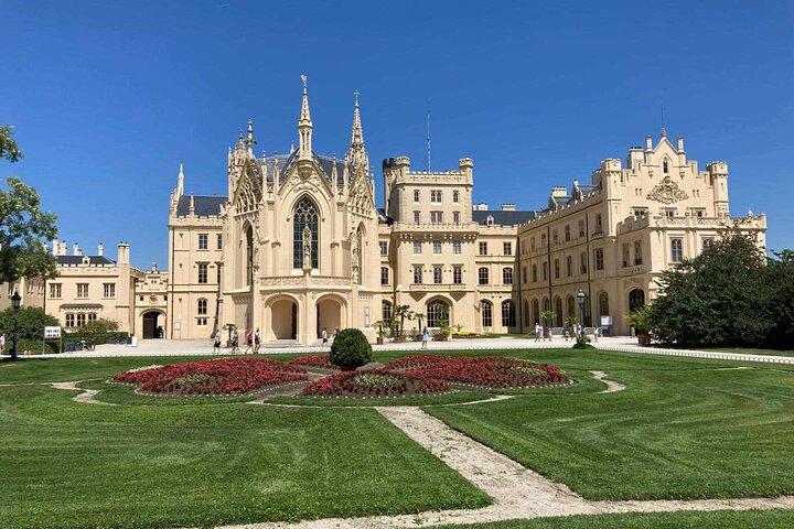 Excursion privée d'une journée de vin Lednice & Mikulov de Prague à Moravie