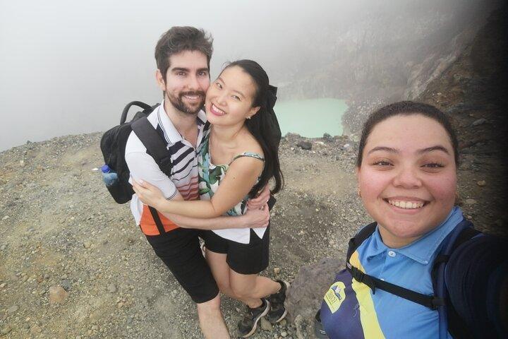 サルファー湖とコアテペケ湖のあるサンタアナ火山ハイキング