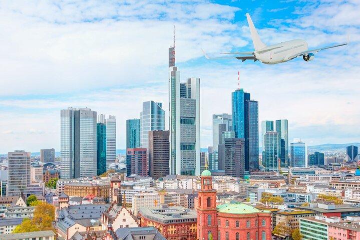 Praga a Frankfurt - Transfer privado com 2 horas de turismo
