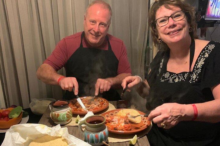 4h Cooking Class in Cancun with 8 Recipes & Bottomless Drinks