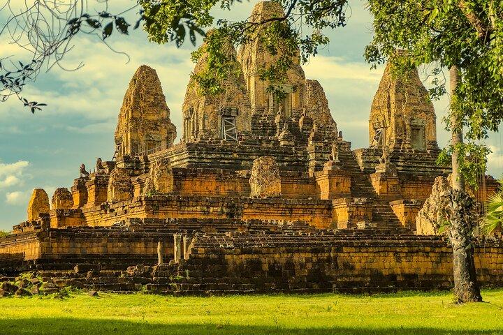 Angkor Wat Temple Sunset Shared Tour By Luxury Minivan