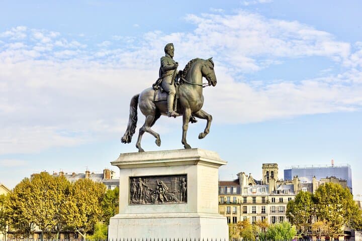 Paris Notre-Dame Interior or Exterior Walking Tour