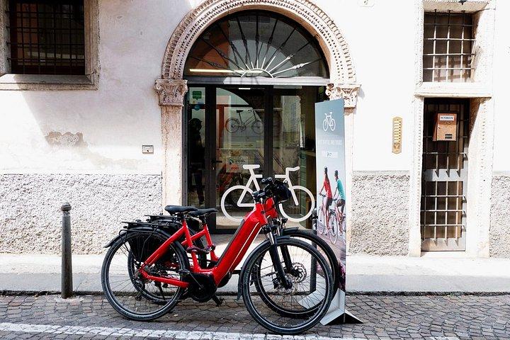 ワイン博物館 E-bike&Wine
