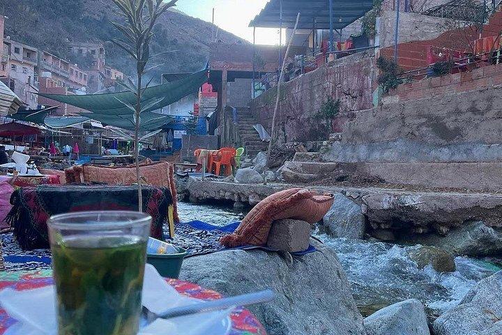 マラケシュ: アトラス山脈、オウリカ渓谷、ランチ＆ガイド付き