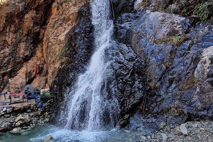 マラケシュ: アトラス山脈、オウリカ渓谷、ランチ＆ガイド付き