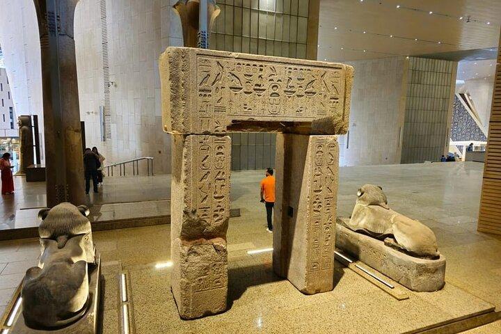 Grand Egyptian Museum Pyramids Sphinx Tour com almoço