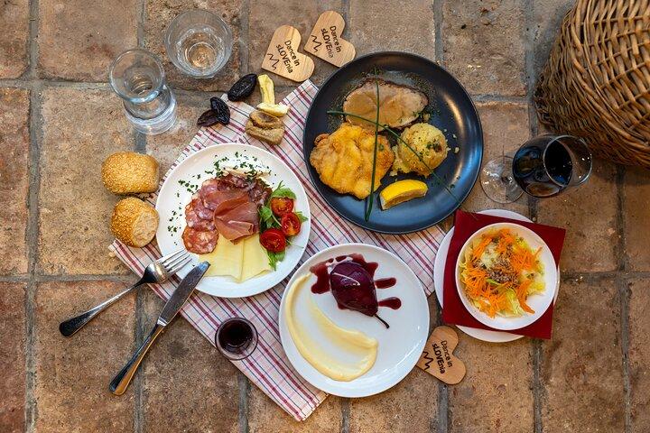 Cena e spettacolo tradizionali Sloveni.