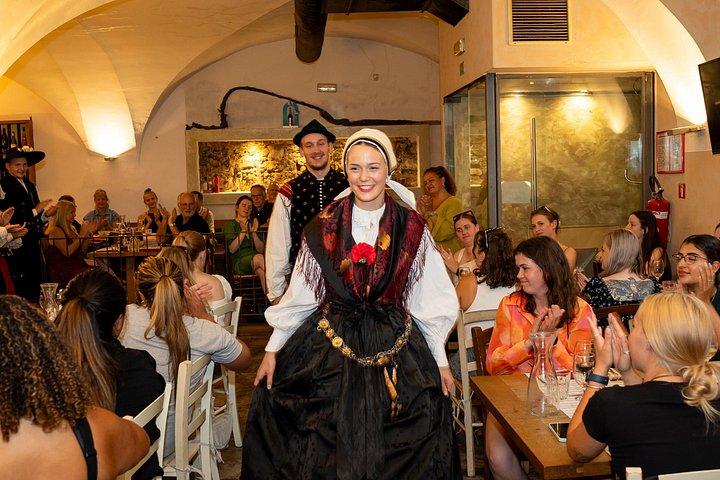 Erleben Sie ein authentisches slowenisches Dinner & Folk Show