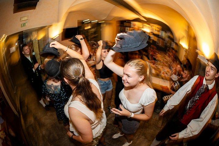 Erleben Sie ein authentisches slowenisches Dinner & Folk Show