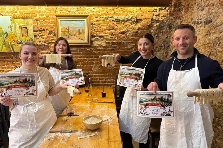 Clase de preparación de pasta en Florencia con chef certificado