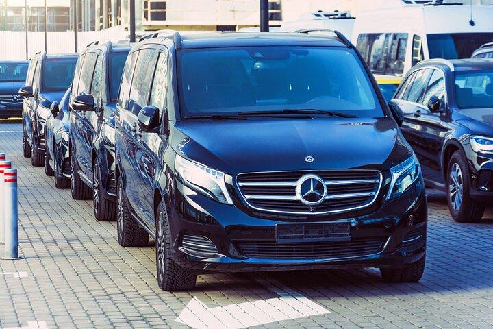Prag Privater Transfer zum / vom Flughafen Prag