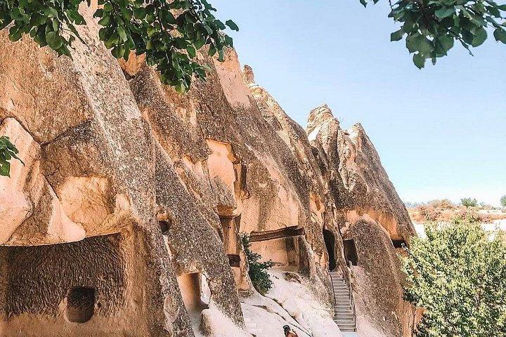 カッパドキア・レッドツアー終日旅行（オプションのランチとチケット付き）