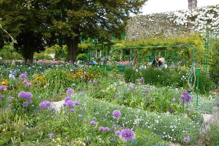 Private Giverny with Minivan