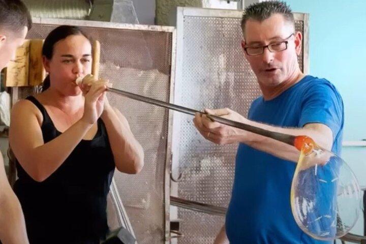 Experiência de sopro de vidro com Glass Master