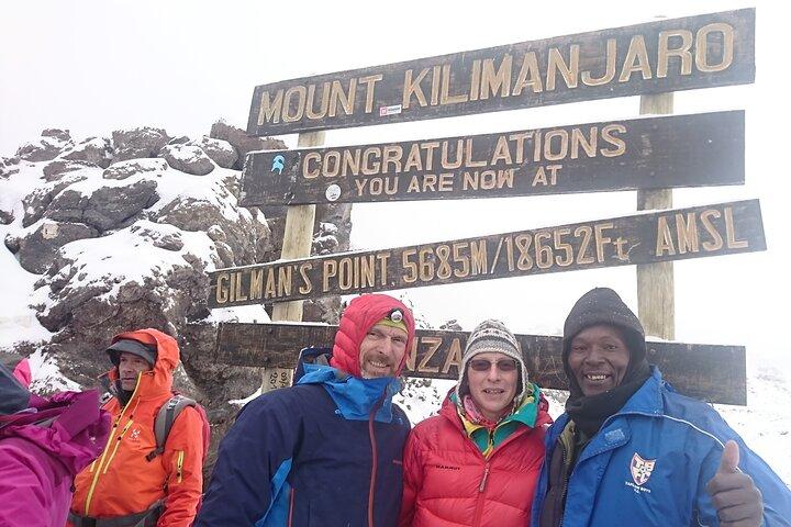 Tour a piedi di 7 giorni del percorso del Monte Kilimangiaro Marangu da Nairobi