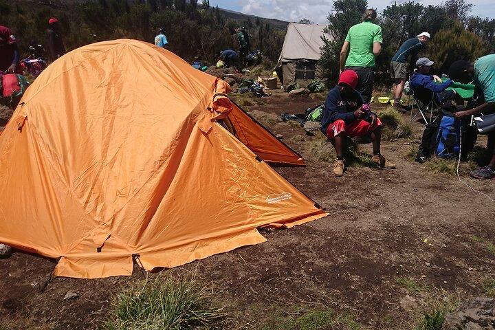 Tour a piedi di 7 giorni del percorso del Monte Kilimangiaro Marangu da Nairobi