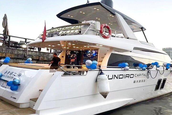 Hoteller i nærheden af Shanghai Huangpu River Luxurious Private VIP Yacht Cruise