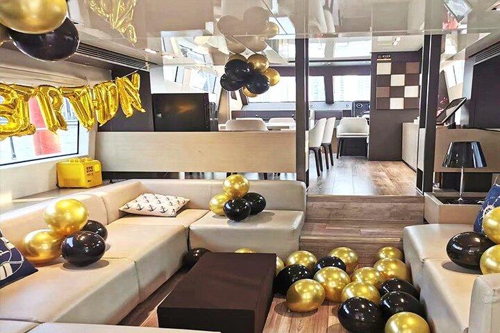 Hoteller i nærheden af Shanghai Huangpu River Luxurious Private VIP Yacht Cruise