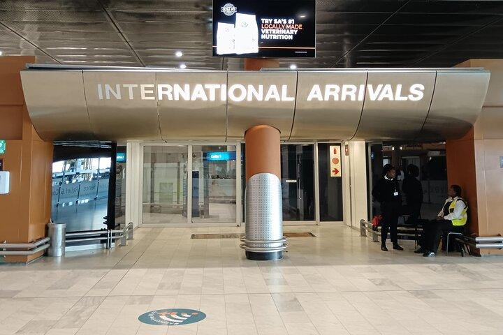 プライベートグループ4～12名ケープタウン空港送迎