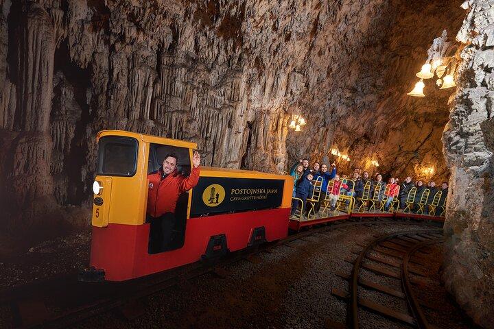 Curta viagem diária de Trieste para a caverna de Postojna