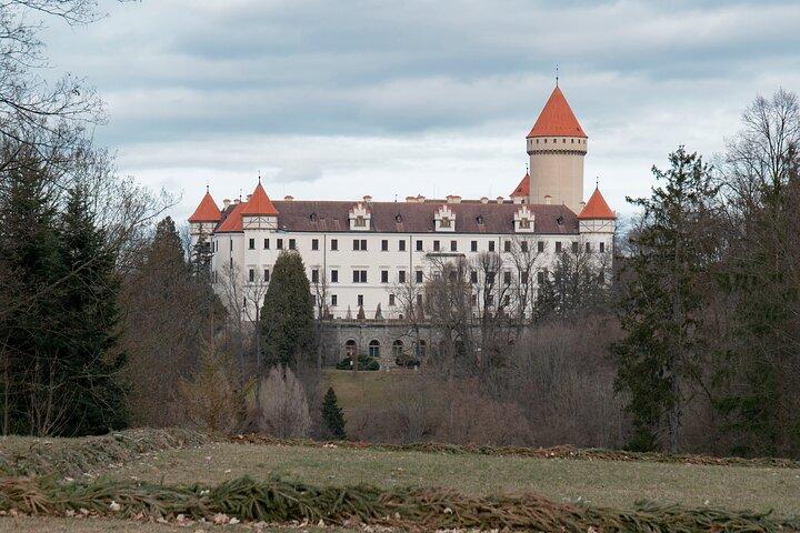 Visite privée du château de Konopiste au départ de Prague Entrée incluse